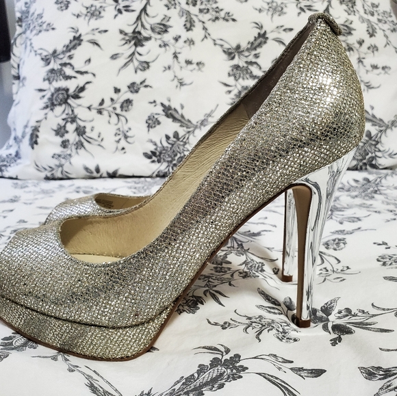 Michael Kors Silver Heels Size 7.5 - Picture 3 of 4